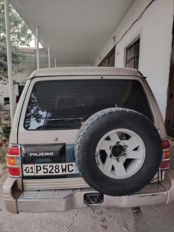 Mitsubishi Pajero 1992 2 Mitsubishi Pajero 1992 2