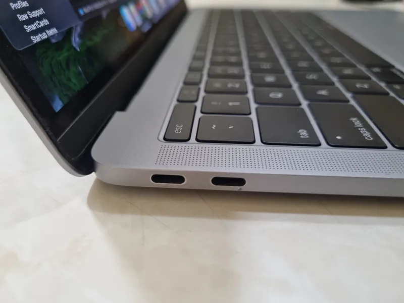 MacBook Pro core i5 2016 6 MacBook Pro core i5 2016 6