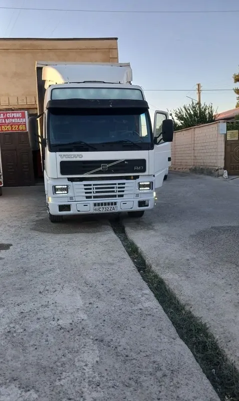 Volvo 2000 года, 64 куба, двигатель V8, продаётся, на ходу 6