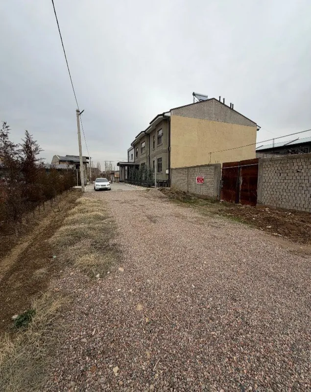 Yer sotiladi Xasanboy shiribom 5 soti joyi zor yer tekkis 20*25 fasad
