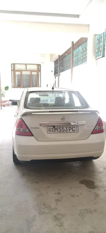 Nissan Tiida sotiladi 3