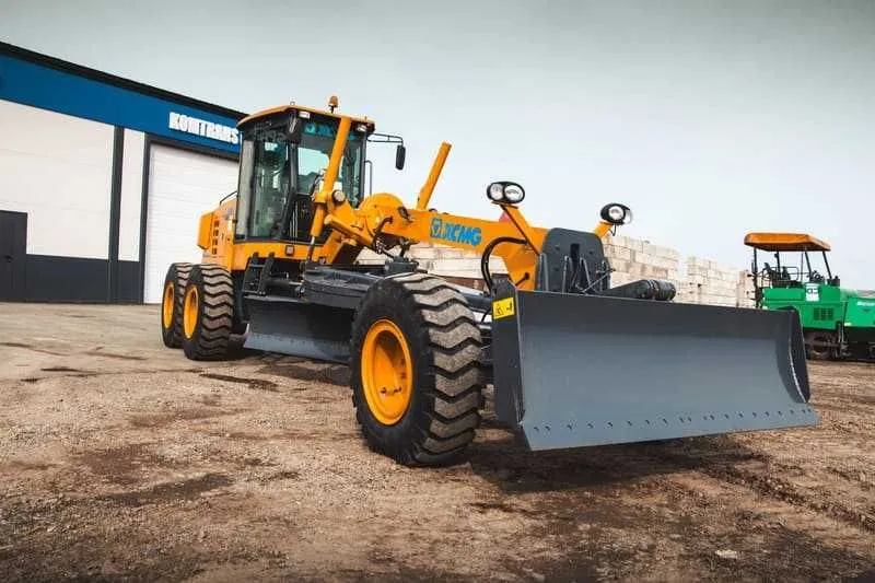 XCMG GR165 среднеразмерный самоходный автогрейдер