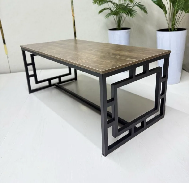 Jurnalniy stol loft