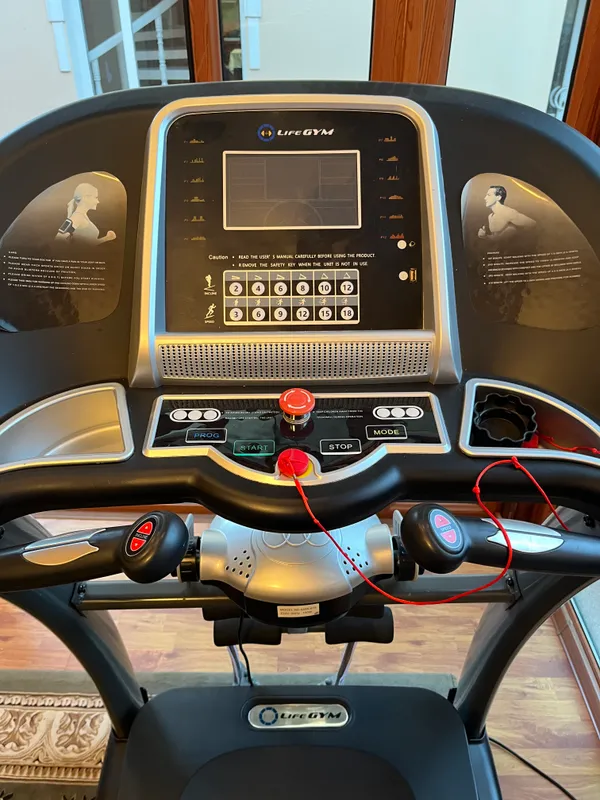 беговая дорожка LifeGYM 700M — фото 1