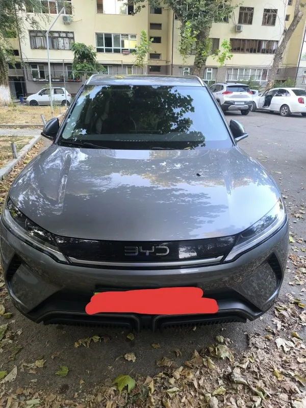 BYD Yuan up flagship full pozitsiyasi 2025 iyunda salondan olganman 1