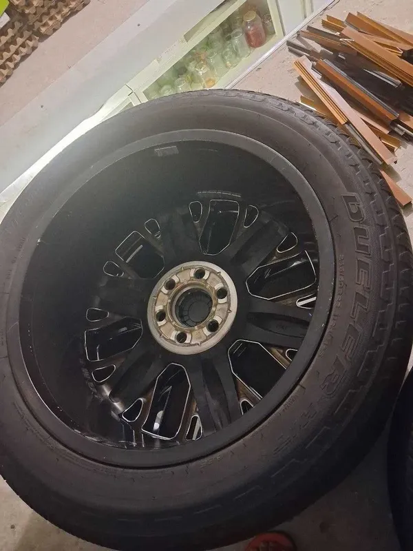 Toyota Sequoia продаю родные диски с резиной оригинал — фото 5