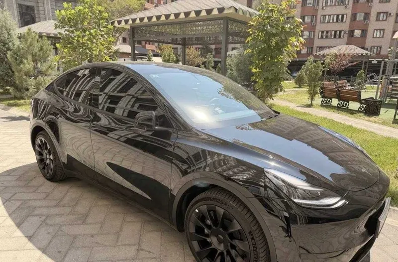 Продается Tesla Model Y 3 Продается Tesla Model Y 3