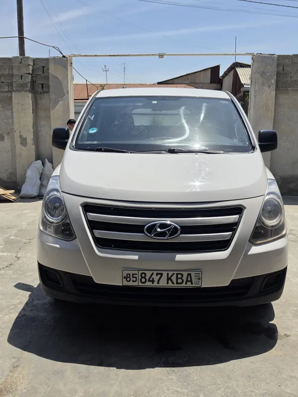 Hyundai grand starex yuk furgon 2 tona