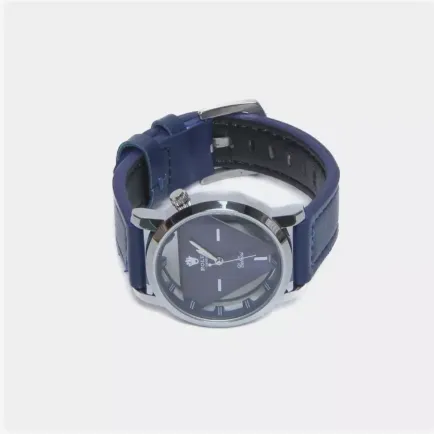 Rolex soatining uch burchak shaklidagi yangi model Rolex soatining uch burchak shaklidagi yangi model