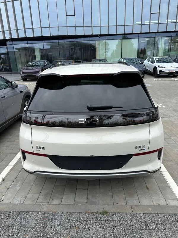 Byd sealion 05 EV — фото 2
