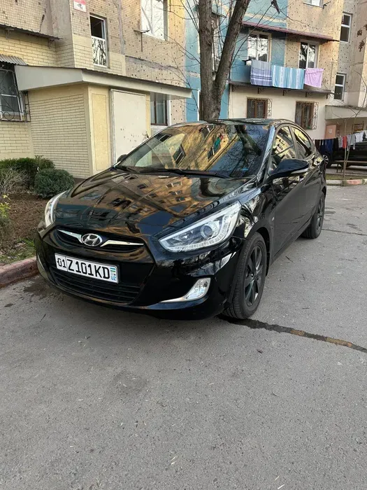 Hyundai accent 2013 5 Hyundai accent 2013 5
