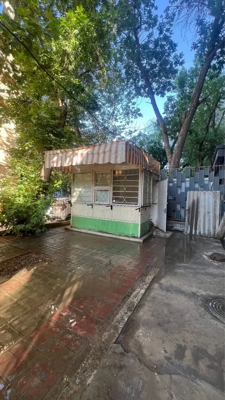 Продам срочно железная будка 2х3 2 Продам срочно железная будка 2х3 2