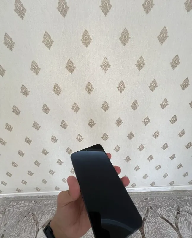 Samsung S22 5g (Black) 2