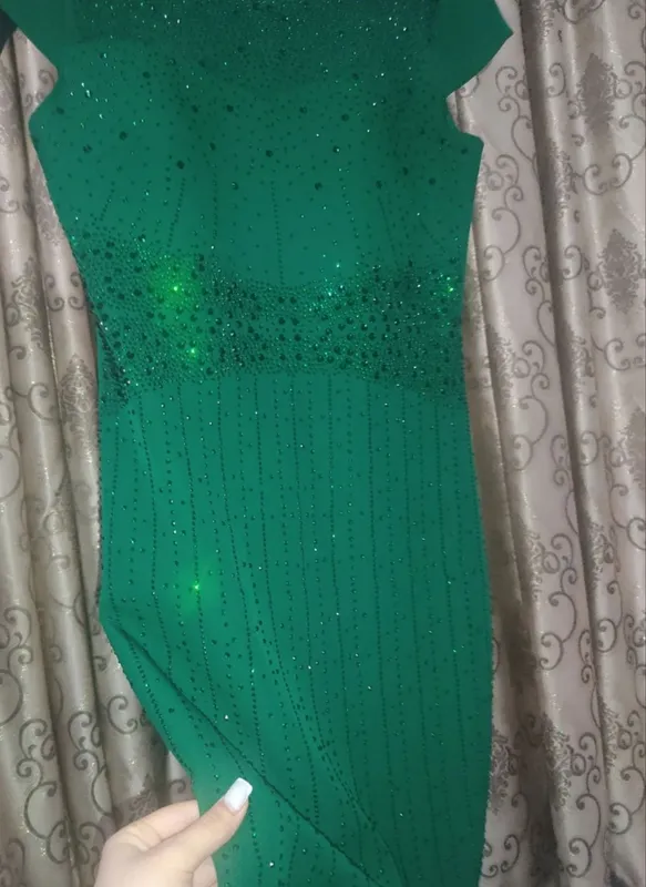 toʻy va bayramlar un elegantniy koʻylak sotiladi 2