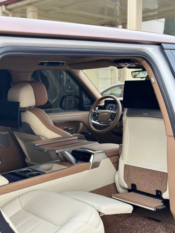 Range rover Sv 2023 — фото 3