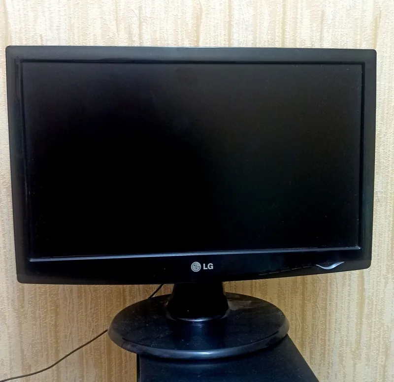 Продаю монитор 16 lg
