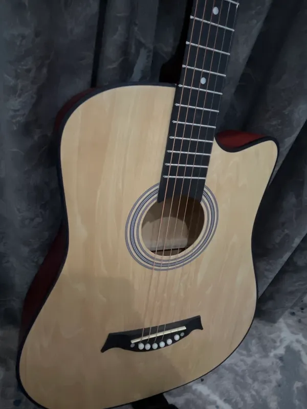Akustik gitara (deyarli yangi) 4