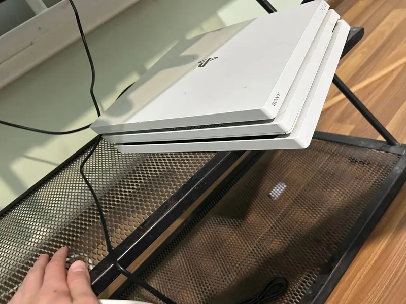 Ps 4 Pro!! Новый — фото 1