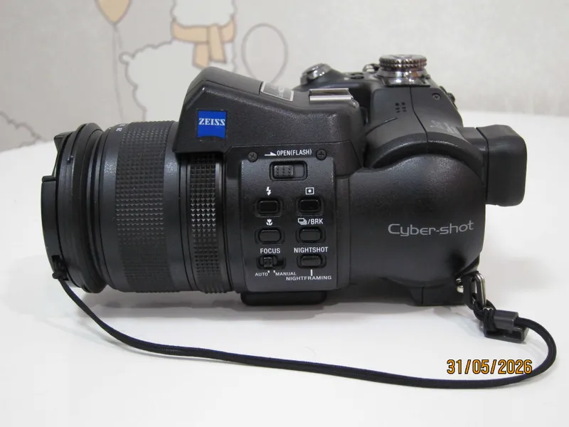 Sony Cyber-shot DSC-F828 — фото 1