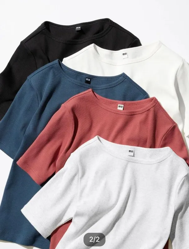 Uniqlo dan futbolka-bluzka 2 Uniqlo dan futbolka-bluzka 2
