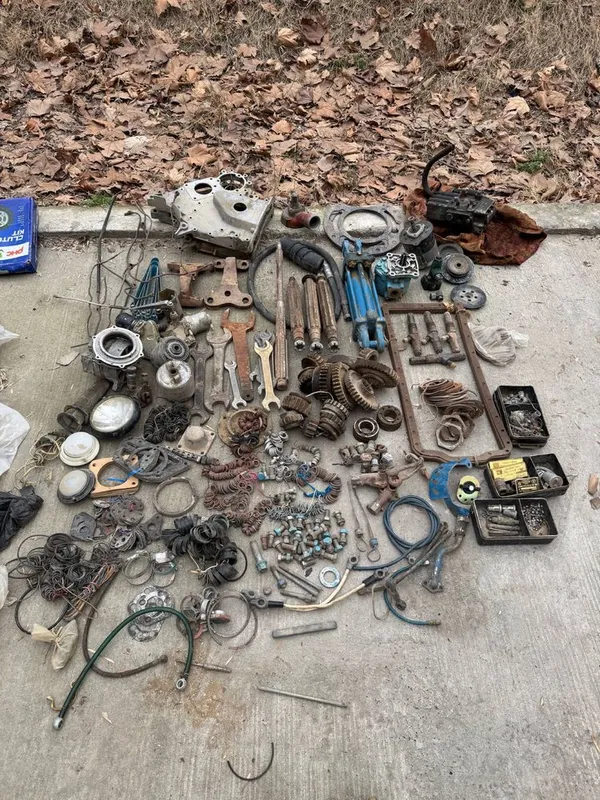Traktor zapchastlari sotiladi 1 Traktor zapchastlari sotiladi 1