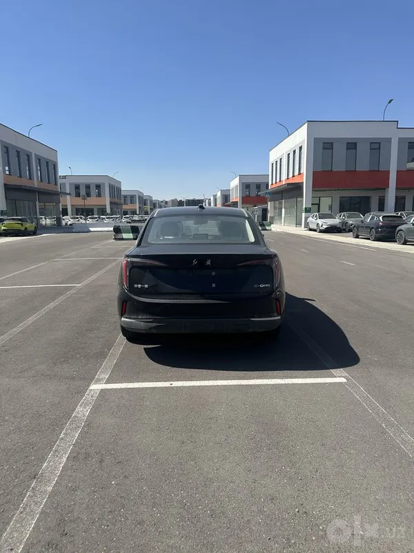 Hongqi e-qm 5 500km запасход 2025-ийл 2 Hongqi e-qm 5 500km запасход 2025-ийл 2