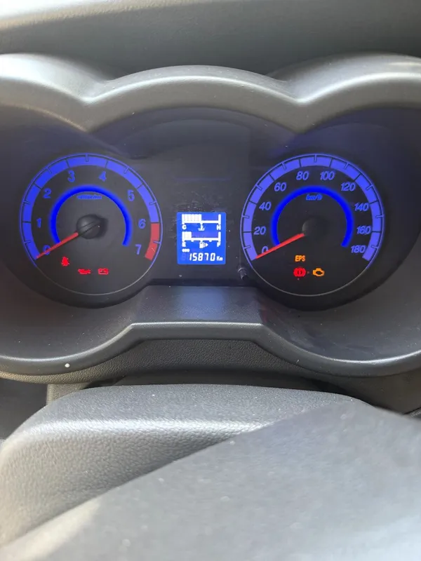 Avtomobil Changan 5