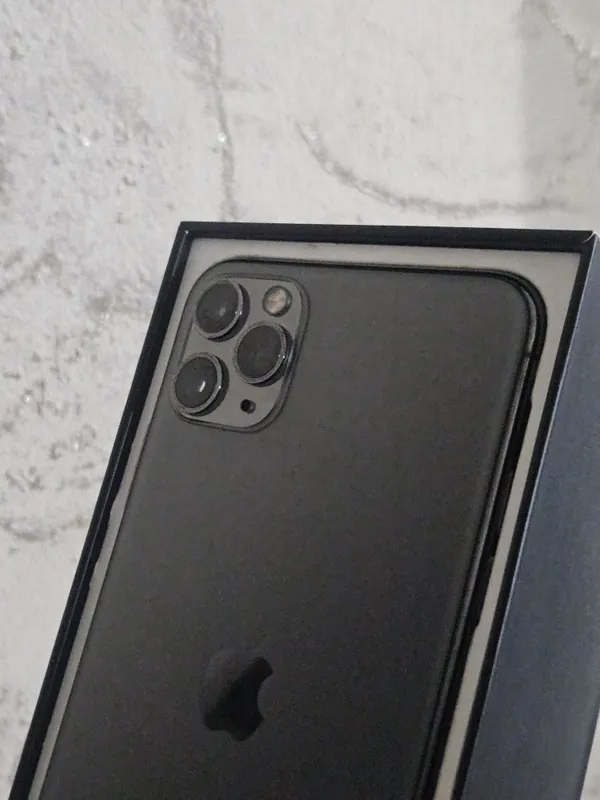 Iphone 11 Pro Max Bleck 3