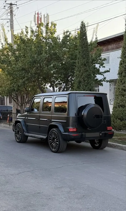 Mersedec benz G63 class 2 Mersedec benz G63 class 2