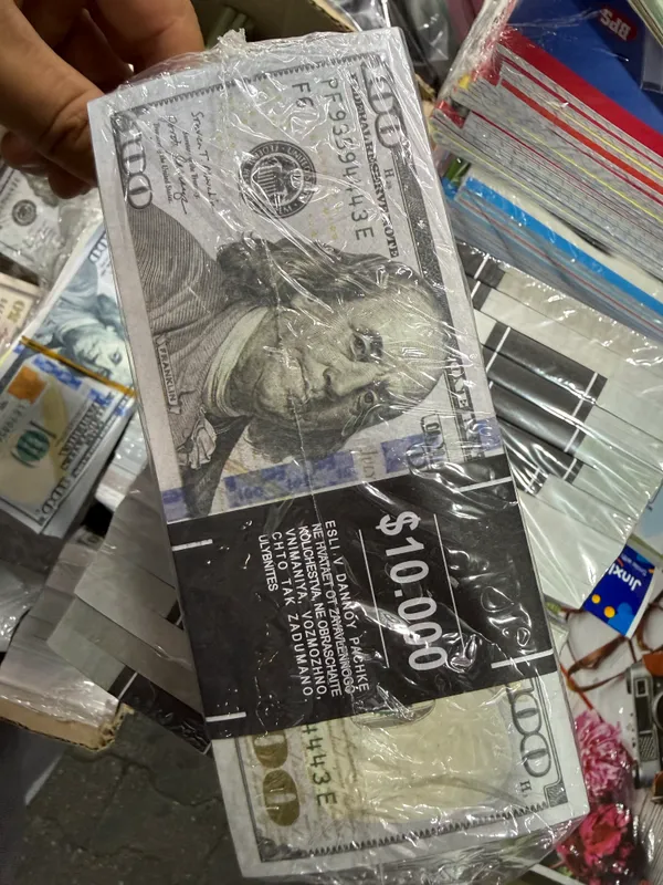 Bayramlar va kino uchun dollar kupyuralari 3 Bayramlar va kino uchun dollar kupyuralari 3