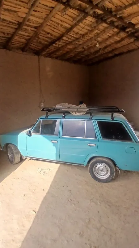 Vaz 2102 sotiladi