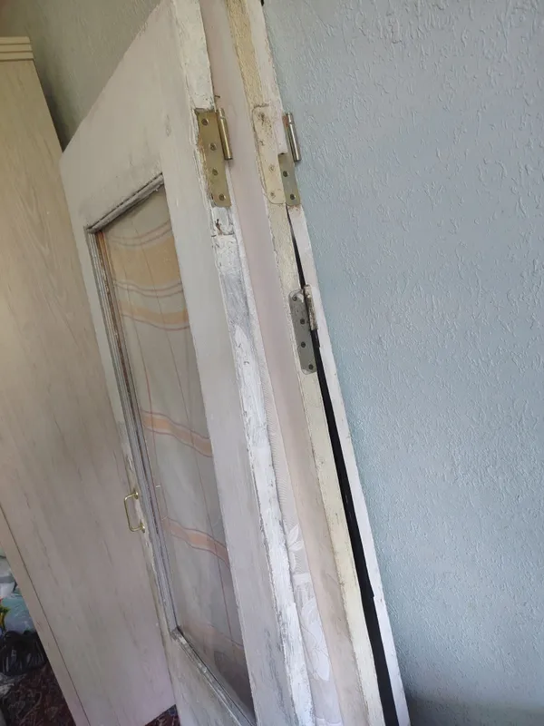 Продаются старые двери, 3 штуки 3 Продаются старые двери, 3 штуки 3