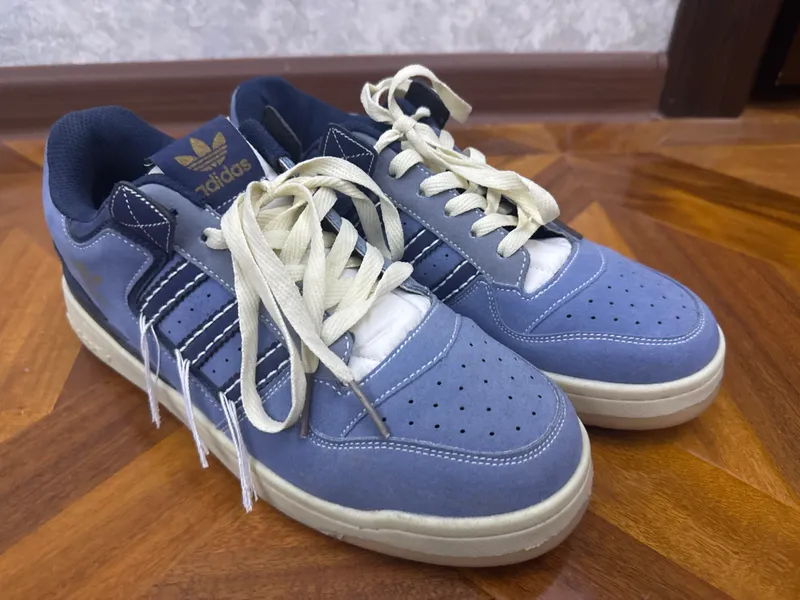 Mujskoy krassofka 40 r bir marta kiyilgan adidas f
