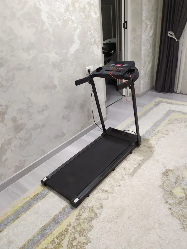 Ideal holatda elektr yugurish yo‘lagini sotaman. 100 kg gacha 1 Ideal holatda elektr yugurish yo‘lagini sotaman. 100 kg gacha 1