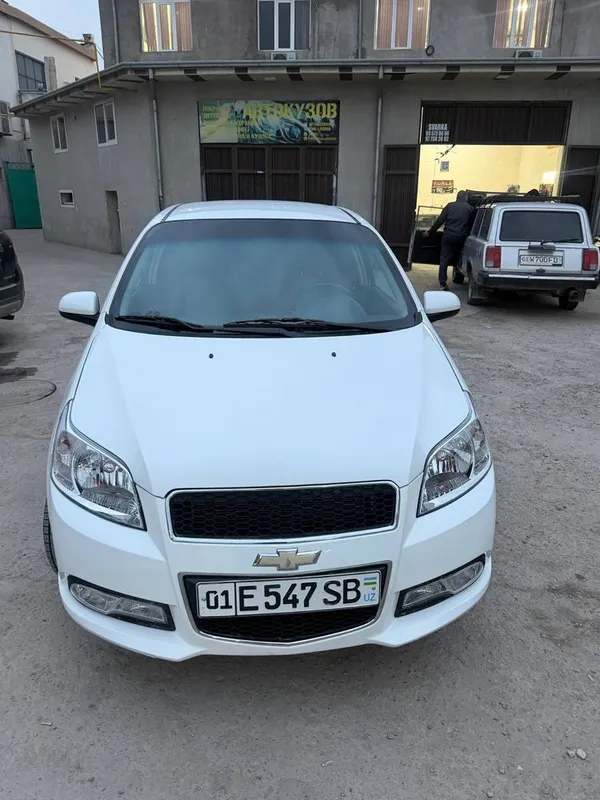 Nexia 3 avtomat gaz bor 4 ta yengi balon