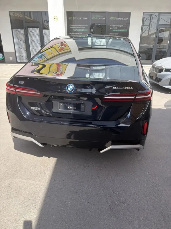 BMW i5 40L M-Sport 2025 yil — фото 2