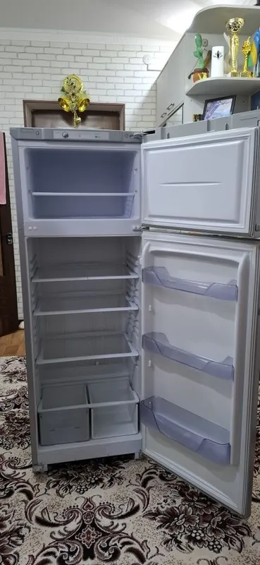 Холодильник Бирюса