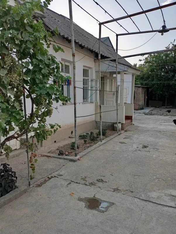Uy sotiladi Bektemir tumanida 3.5sotix