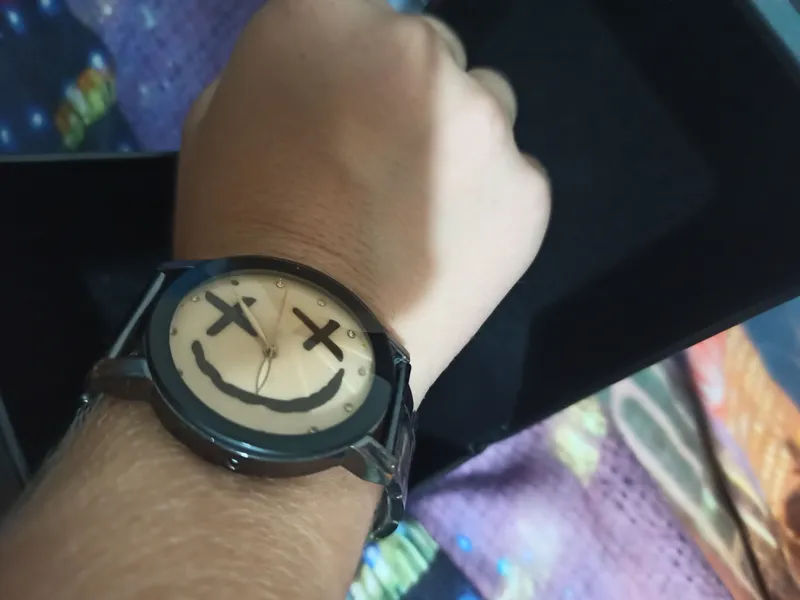Часы Dead Smiley ходят 3 Часы Dead Smiley ходят 3
