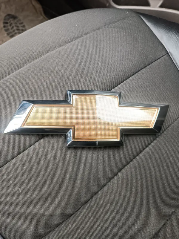 Cobalt orqa chevrotel emblema original GM.