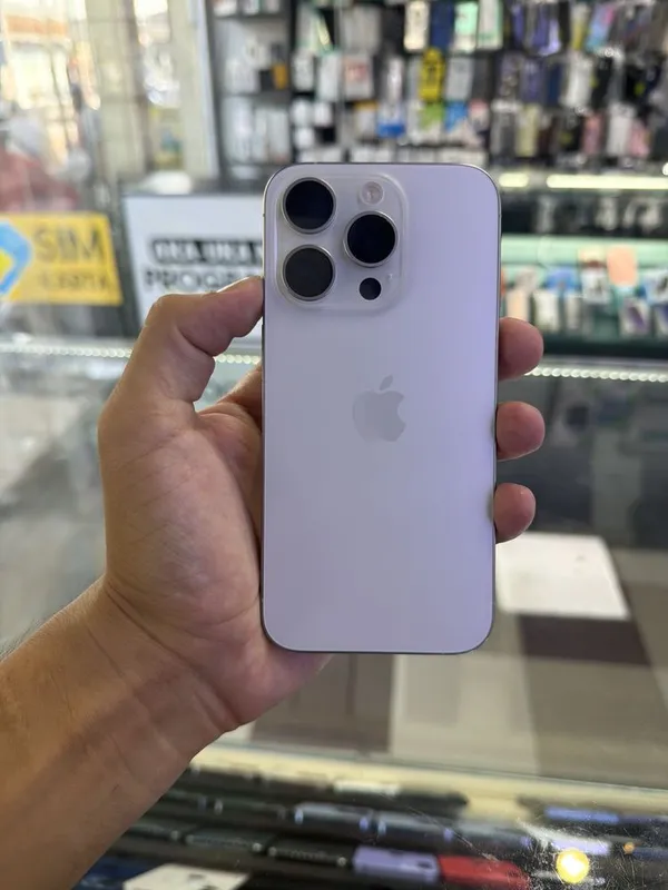 Iphone 15 pro 128Gb 81% 1
