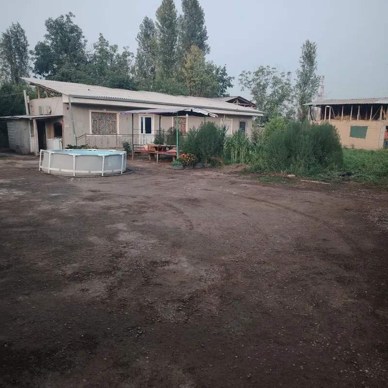 Продаётся участок с домом 4