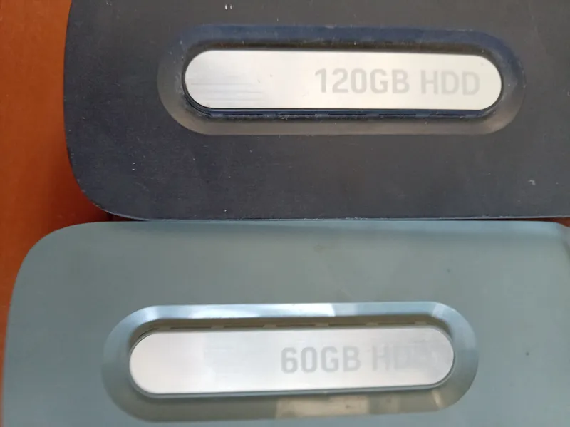 XBOX 360 180 GBli HDD bilan 3 XBOX 360 180 GBli HDD bilan 3