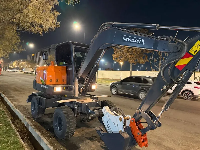 Develon holati zor ekskavatr hali ishlamagan pachka — фото 1