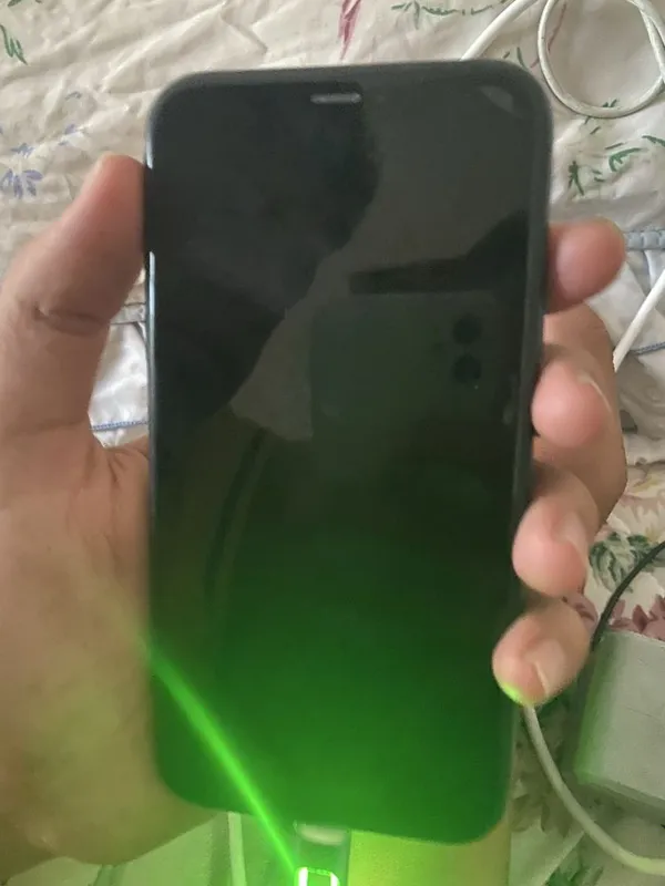 Iphone xr holati idyel ishlayfi radnoy bita orqa krishka ketkan 8