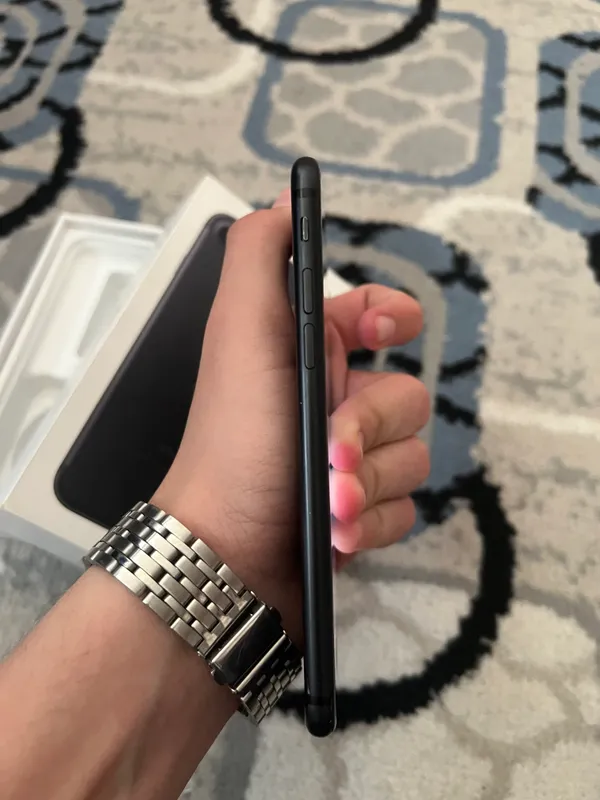 iPhone 7 128GB LL/A Region 5 iPhone 7 128GB LL/A Region 5