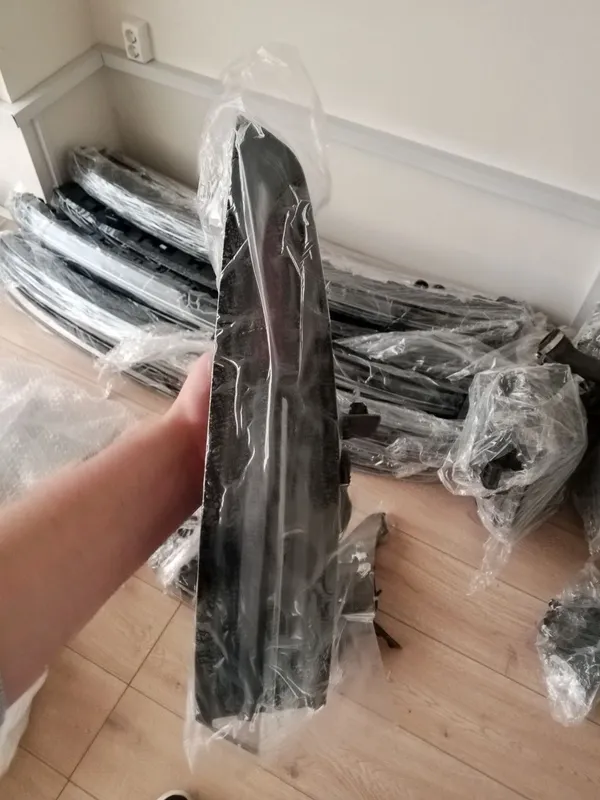 Orqa O'ng Fara Lixiang L9 1