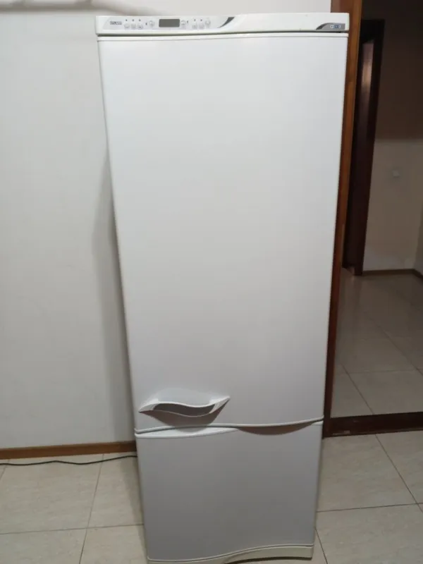 Холодильник Атлант 326 л