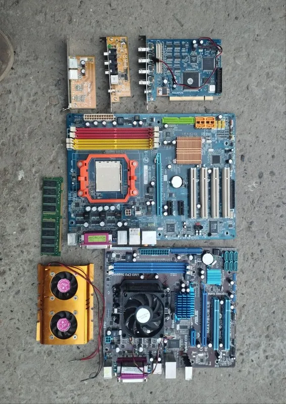 Ishlaydigan ASUS AM3 plata, video karta, RAM va qo‘shimcha PCI kartala — фото 2