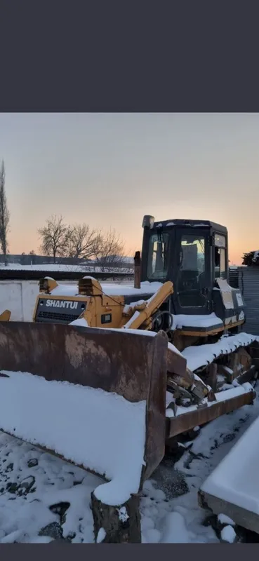 Shangtui sd. 16 buldozer